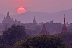 Sunset, Bagan (Pagan), Myanmar (Burma), Asia