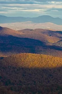 Images Dated 4th November 2008: Sunset over colourful foliage in the Indian summer, Blue Ridge Mountain Parkway