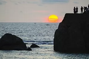 Images Dated 3rd December 2011: Sunset on the Indian Ocean, Galle, Southern Province, Sri Lanka, Asia