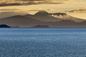 Sunset, Lake Taupo and Mount Ngauruhoe, Tongariro National Park, UNESCO World Heritage Site, North Island, New Zealand, Pacific