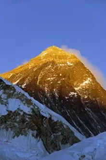 Images Dated 2nd April 2010: Sunset on Mount Everest, 8850m, Solu Khumbu Everest Region, Sagarmatha National Park