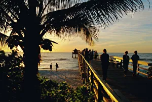Images Dated 29th August 2008: Sunset at Naples Pier