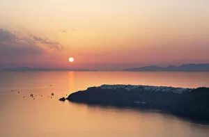 Typically Greek Gallery: Sunset over Oia from Imerovigli, Santorini, Cyclades Islands, Greek Islands, Greece