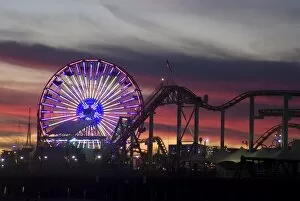Images Dated 6th January 2010: Sunset at the pier, Santa Monica Beach, Santa Monica, California, United States of America