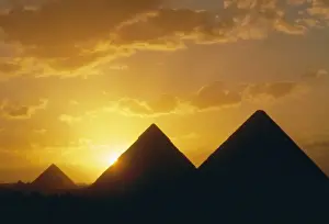 Sunset, the Pyramids, Giza, UNESCO World Heritage Site, Cairo, Egypt, North Africa