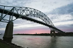 Images Dated 2nd May 2009: Sunset over Sagamore Bridge, Cape Cod Canal, Cape Cod, Massachussets, New England
