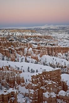 Images Dated 18th December 2008: Sunset from Sunset Point with fresh snow, Bryce Canyon National Park, Utah