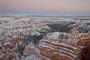 Sunset in the winter with snow from Sunset Point, Bryce Canyon National Park