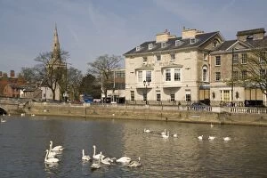 Images Dated 10th April 2010: Swan Hotel and Great Ouse River, Bedford, Bedfordshire, England, United Kingdom, Europe