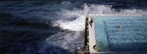s wimmers in Bondi Icebergs pool, s ydney, New s outh Wales , Aus tralia, Pacific