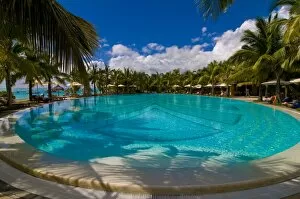 Images Dated 10th September 2008: Swimming pool of the Beachcomber Le Paradis five star hotel, Mauritius