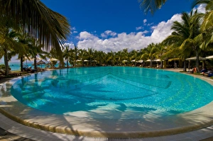 Images Dated 10th September 2008: Swimming pool of the Beachcomber Le Paradis five star hotel, Mauritius