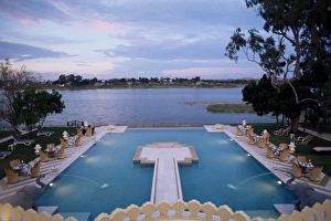 The swimming pool over looking the lake at Dungarpur
