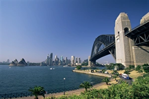 Sydney Harbour Bridge and skyline, Sydney, New South Wales, Australia, Pacific