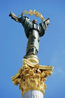 Bronze Prints: Symbol of Kiev statue, Maidan Nezalezhnosti (Independence Square), Kiev, Ukraine, Europe