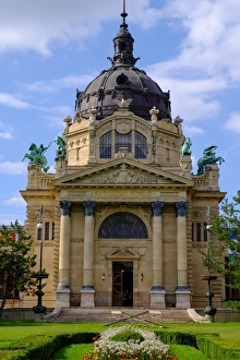 Szechenyi Thermal Bath, Budapest, Hungary, Europe