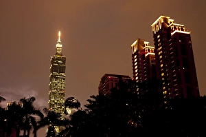Images Dated 27th November 2008: Taipei 101 at sunset, Taipei, Taiwan, Asia