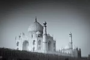 Images Dated 13th November 2007: The Taj Mahal reflected in the Yamuna River, UNESCO World Heritage Site, Agra, Uttar Pradesh