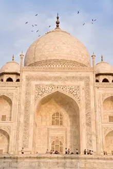 Images Dated 17th October 2006: The Taj Mahal, UNESCO World Heritage Site, Agra, Uttar Pradesh, India, Asia