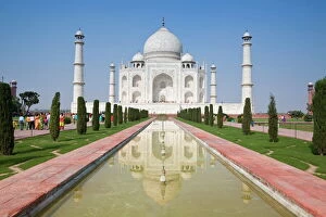 Images Dated 13th November 2007: Taj Mahal, UNESCO World Heritage Site, Agra, Uttar Pradesh, India, Asia
