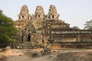 Images Dated 15th January 2008: Takeo temple, Hindu, Angkor Thom, Angkor, UNESCO World Heritage Site, Siem Reap