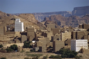 Yemen Prints: The tall mud brick houses of Habban