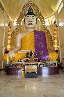 Southesat Asian Prints: Tall statue of a seated Shakyamuni Buddha, Sakyamuni Buddha Gaya temple, Singapore