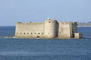 Images Dated 17th January 2008: Taureau Castle, built by Vauban in the 17th century, Morlaix Bay, North Finistere