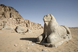 Images Dated 9th January 2000: The Temple of Amun and the holy mountain of Jebel Barkal