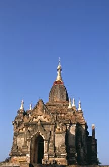 Images Dated 10th March 2005: Temple, Bagan (Pagan) archaeological site, Myanmar (Burma), Asia