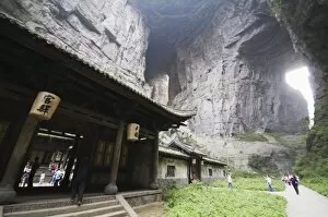 Images Dated 1st May 2008: Temple building at Wulong Natural Rock Bridges, UNESCO World Heritage Site
