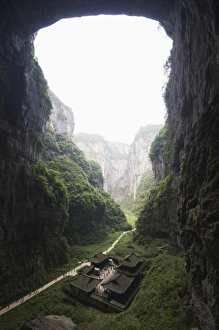 Images Dated 1st May 2008: Temple building at Wulong Natural Rock Bridges, UNESCO World Heritage Site