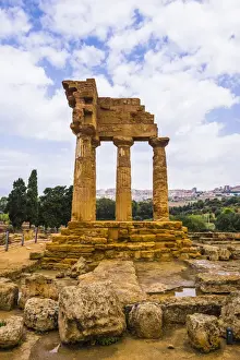 Temple of Castor and Pollux, Valley of the Temples (Valle dei Templi), Agrigento, UNESCO World Heritage Site, Sicily, Italy, Europe