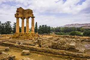 Temple of Castor and Pollux, Valley of the Temples (Valle dei Templi), Agrigento, UNESCO World Heritage Site, Sicily, Italy, Europe