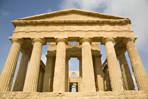 Images Dated 10th June 2007: Temple of Concordia, Valley of the Temples, Agrigento, UNESCO World Heritage Site