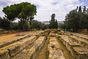Temple of Dioscuri, Valley of the Temples (Valle dei Templi), Agrigento, UNESCO World Heritage Site, Sicily, Italy, Europe