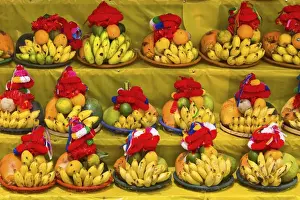 Garland Prints: Temple fruit offerings for sale in this sacred pilgrimage town