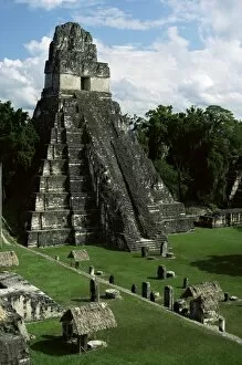 Images Dated 17th January 2000: Temple of the Great Jaguar in the Grand Plaza