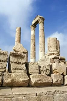 Images Dated 13th October 2007: Temple of Hercules, the Citadel, Amman, Jordan, Middle East