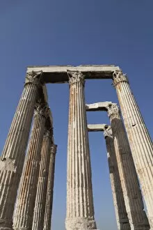Images Dated 26th October 2010: Temple of Olympian Zeus, Athens, Greece, Europe
