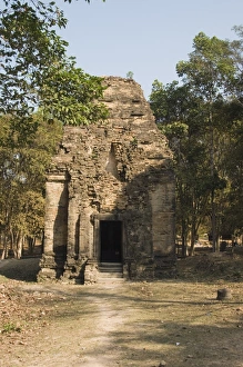Images Dated 14th January 2008: Temples in the ancient pre Angkor capital of Chenla, Cambodia, Indochina