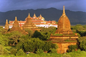 Bagan Prints: Temples on Bagan plain, Bagan (Pagan), Myanmar (Burma), Asia