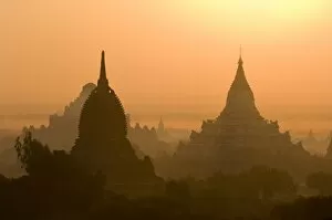 Temples and pagodas at sunrise, Bagan (Pagan), Myanmar (Burma), Asia