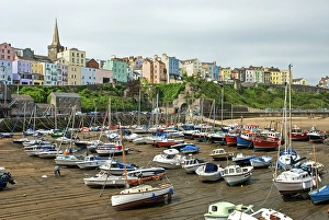 Pembrokeshire Prints: Tenby's harbour, Carmarthen Bay