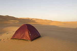 Erg Awbari Prints: Tent in desert