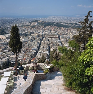 Athen Prints: Terrace restaurant on Lykabettos Hill with panorama
