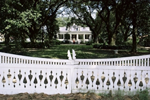 Louisiana Prints: Tezcuco, an antebellum cottage