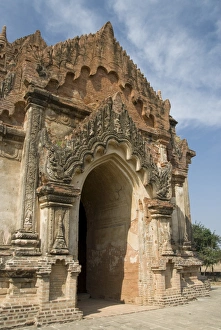 Traditionally Myanmarian Prints: Thabeik Hmauk Temple, Bagan (Pagan), Myanmar (Burma), Asia