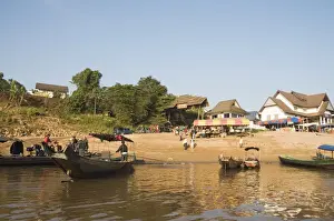 Border Prints: Thai borderpost for crossing the Mekong River for Huay Xai in Laos, at Chiang Khong