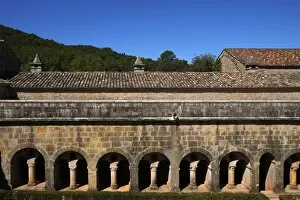 Images Dated 4th August 2009: Thoronet abbey cloister, Thoronet, Var, Provence, France, Europe